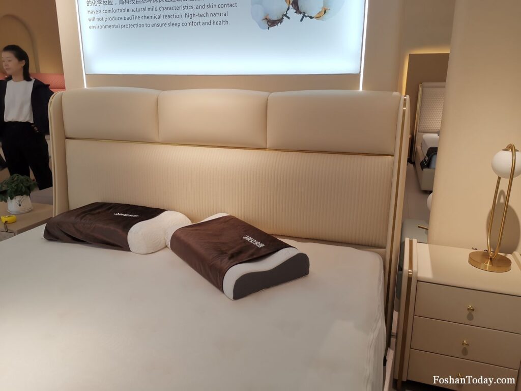 A Professional Classic Bed Supplier in Foshan Sunlink Market