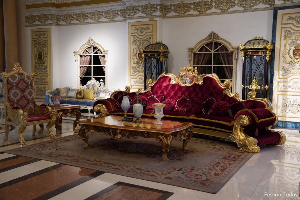 High-end luxurious red sofa suites and luxurious coffee tables